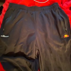 Men’s black ellesse lightweight pants